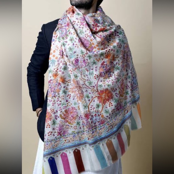 Authentic Kashmiri kalamkari handmade shawl in different designs unisex - Picture 6 of 6